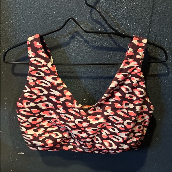 Offline by Aerie Maroon and Cream Cheetah Patterned Sports Bra - Picture 1 of 3